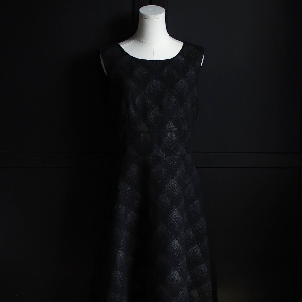 Comrags Classic Sleeveless Midi Dress in Black